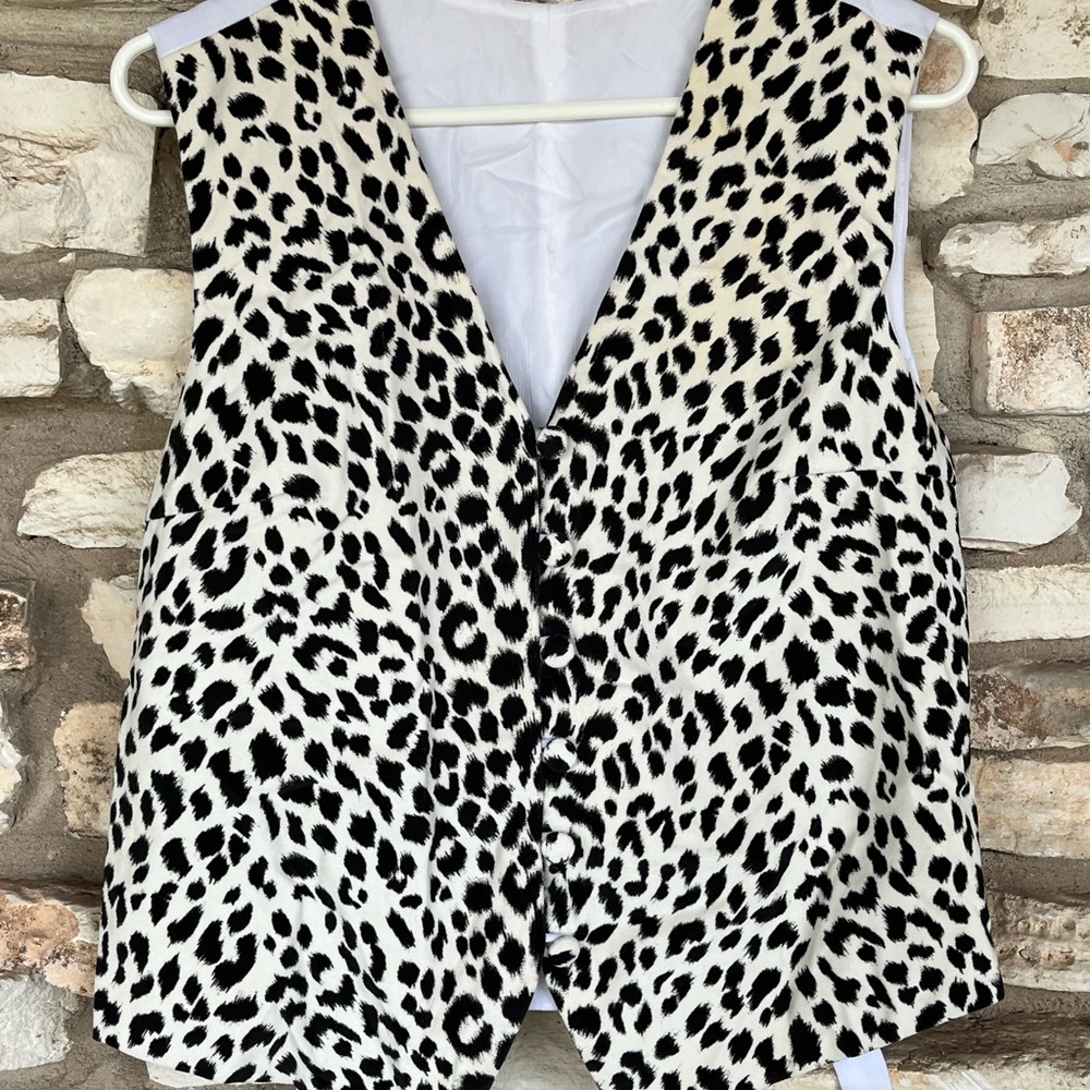 Elegant Black and White Leopard Print Women's Vest